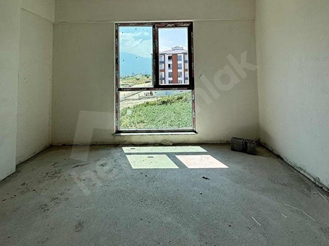 AKHİSAR KARALAR YOLUNDA HAVUZLU SİTEDE SATILIK 3+1 LÜKS DAİRE - Görsel 4