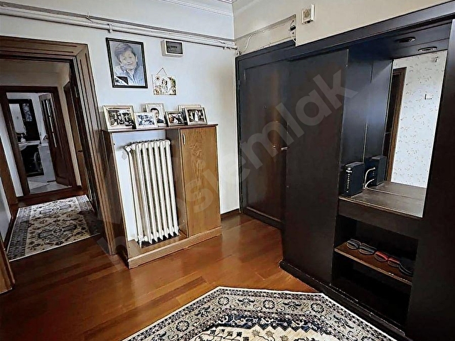 REELDEN ÇİFTLİK CADDESİNE CEPHE ARA KAT KATTA TEK ÇOK GENİŞ 3+1 - Görsel 8