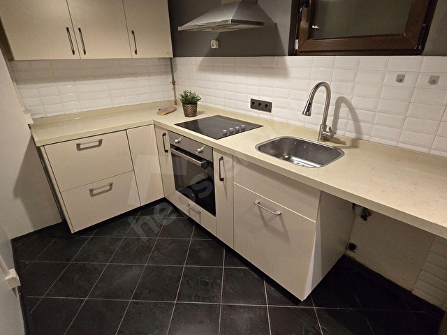 CİHANGİR CADDESİ’nde MİMARİ DEKORASYONLU DAİRE