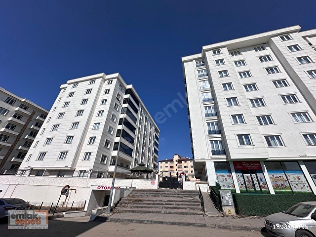 YILDIZKENTTE ŞEHİR HASTANESİNE YAKIN KONUMDA SATILIK 4+1 DAİRE