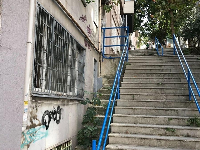 Beyoğlu Cihangirde 2+1 Kombili 75 m2 Aydınlık Temiz - Görsel 24