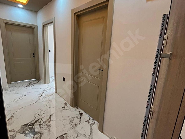 SATILIK DAİRE 2+1 AYRI MUTFAKLI KATTA TRAMVAYA YAKIN KONUM - Görsel 20