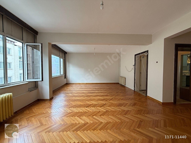 A-Z EMLAK - MODA CADDESİ ÜZERİNDE 160m2 NET (2,5+1) - Görsel 2