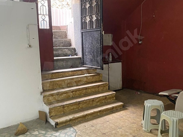 Zeytinburnu Sümer Mah Kiralık Dükkan 110 m2 Çift Katlı