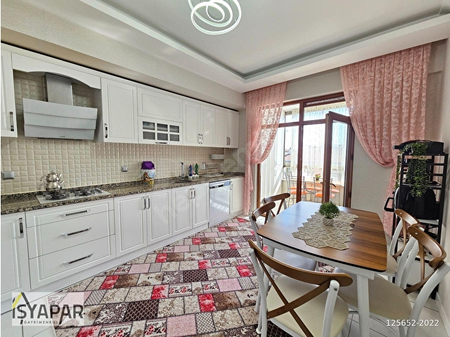 ABDULHAMİT HAN CADDESİ YAKINI KALETAŞ CADDESİNE CEPHE 4+1 ARAKAT SATILIK LÜKS DAİRE