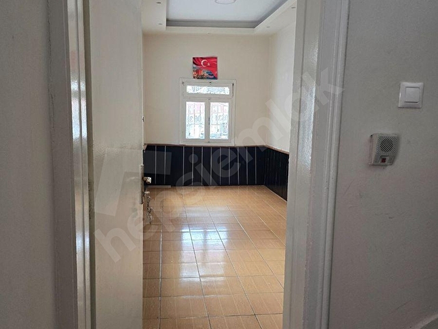 İzmir Tarihi Kemeraltı Çarşısında Kiralık Ofisler - Görsel 11