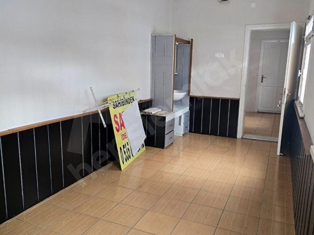 İzmir Tarihi Kemeraltı Çarşısında Kiralık Ofisler - Görsel 9