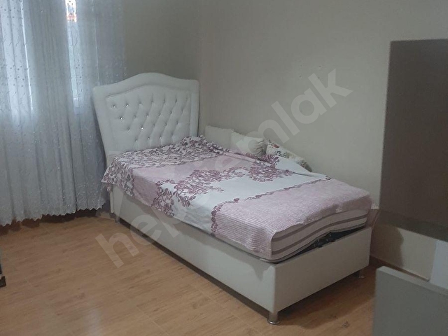 Ay as emlaktan  Full dayalı döşeli karaağac 20 mlik yolda kiralık daire
