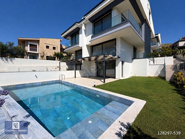 Güzelbahçe Kahramandere 5+2 Tripleks Müstakil Havuzlu Villa