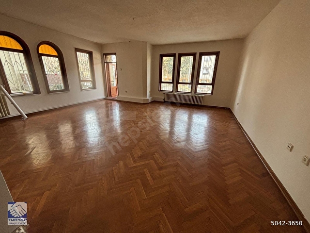 UĞUR MUMCU SOKAKTA GİRİŞ ÖN 4+1DEN 3+1E ÇEVRİLMİŞ KOMBİLİ İKİ ARAÇLIK OTOPARKLI 145M2 İKİ BANYOLU - Görsel 2