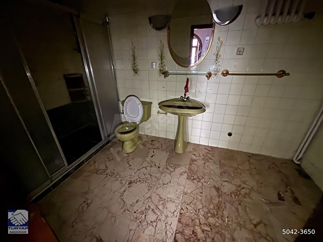 UĞUR MUMCU SOKAKTA GİRİŞ ÖN 4+1DEN 3+1E ÇEVRİLMİŞ KOMBİLİ İKİ ARAÇLIK OTOPARKLI 145M2 İKİ BANYOLU - Görsel 16