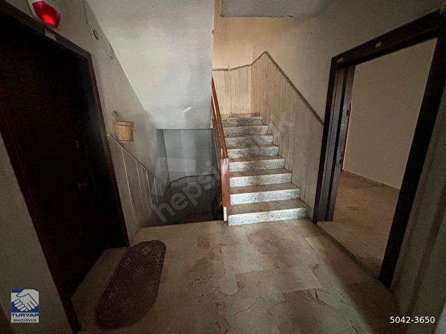 UĞUR MUMCU SOKAKTA GİRİŞ ÖN 4+1DEN 3+1E ÇEVRİLMİŞ KOMBİLİ İKİ ARAÇLIK OTOPARKLI 145M2 İKİ BANYOLU - Görsel 24