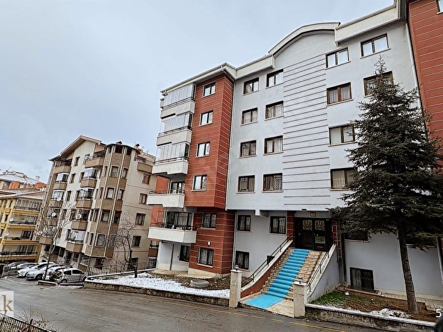 ÖVEÇLER VE SOKULLU YAKINI 3+1+2 BANYOLU ÖN CEPHE ASANSÖRLÜ - Görsel 3