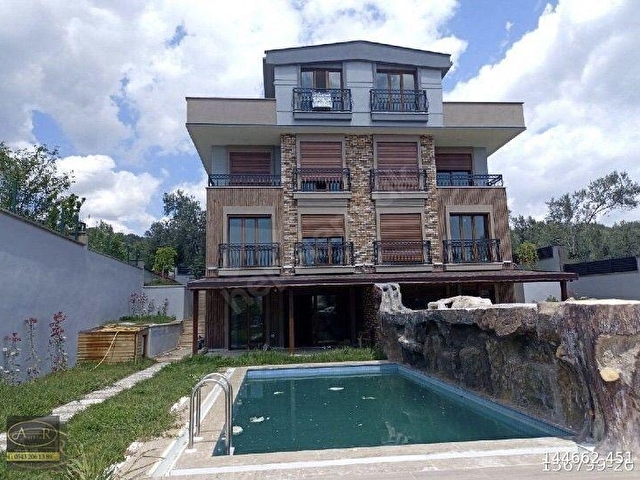 Balıkesir güre fener mevki havuzlu süper lüks fourleks  müstakil villa