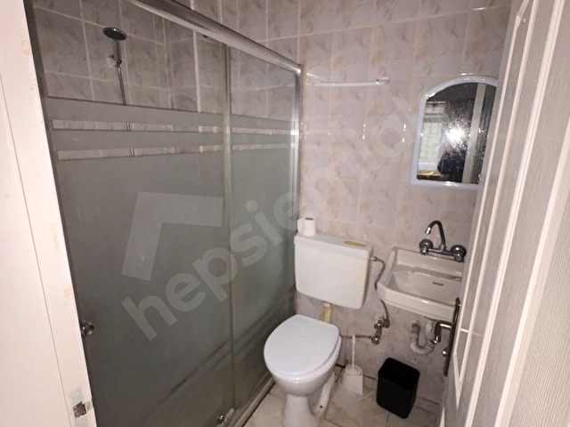 MAHMUT ESAT BOZKURT CADDESİ ÜZERİNDE YATIRIMLIK BİNADA KATTA 2+1 KOMBİLİ DAİRE - Görsel 9
