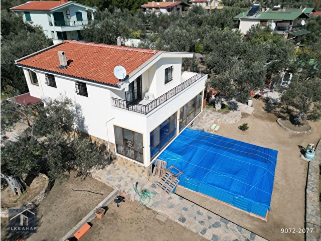 ALTINOLUK İLKBAHARDA DENİZE YAKIN 1350M2 ARSA İÇİNDE EMSALSİZ ÇİFTLİK EVİ