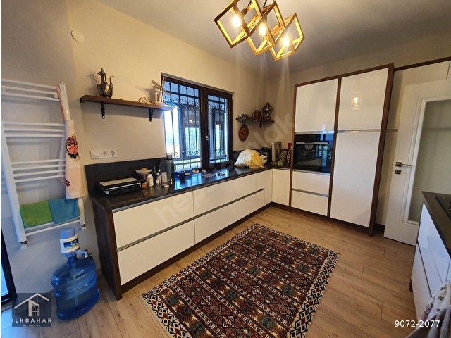 ALTINOLUK İLKBAHARDA DENİZE YAKIN 1350M2 ARSA İÇİNDE EMSALSİZ ÇİFTLİK EVİ - Görsel 12