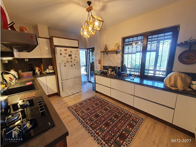 ALTINOLUK İLKBAHARDA DENİZE YAKIN 1350M2 ARSA İÇİNDE EMSALSİZ ÇİFTLİK EVİ - Görsel 13