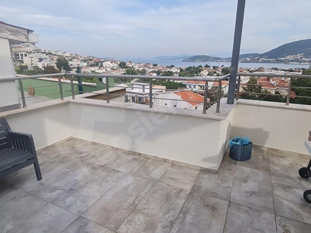 YENİFOÇA BURUNUCUNDA DENİZ MANZARALI MÜSTAKİL TRIBLEKS VİLLA - Görsel 4