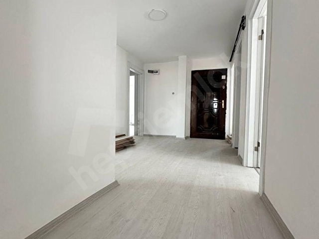 EZGİ EMLAKTAN YENİMAHALLE AKIN CADDESİNDE KİRALIK 3+1 OFİS