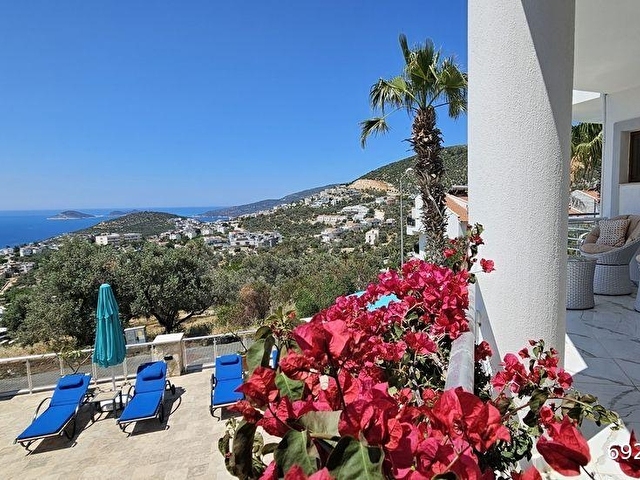 Kızıltaşta Modern Tasarımlı, 3 Odalı Müstakil Villa - Görsel 18