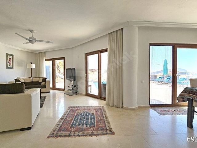 Kızıltaşta Modern Tasarımlı, 3 Odalı Müstakil Villa - Görsel 11