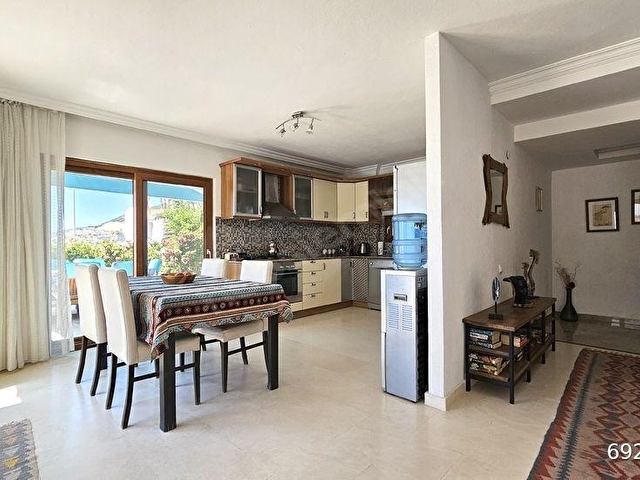 Kızıltaşta Modern Tasarımlı, 3 Odalı Müstakil Villa - Görsel 12