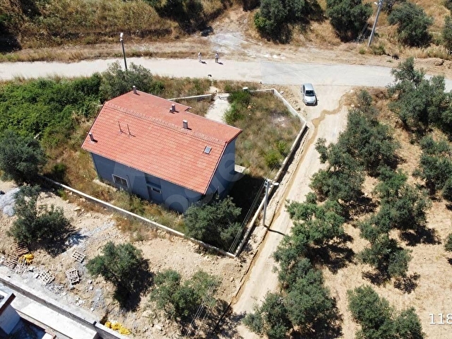 ÖZGÜNDEN FULL DENİZ MANZARALI 602 M2 ARSA İÇİNDE MÜSTAKİL VİLLA - Görsel 8