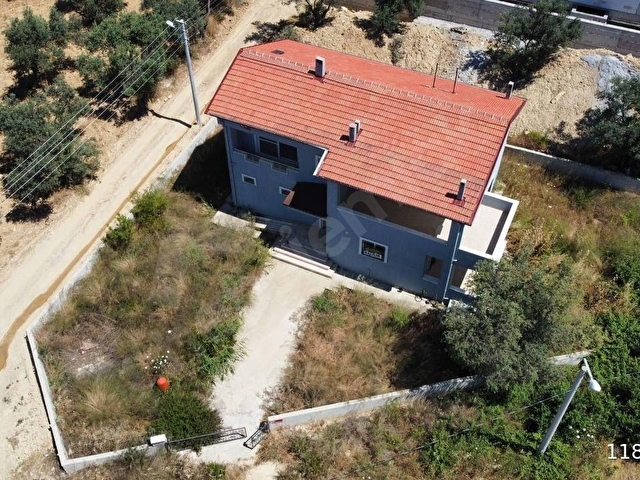 ÖZGÜNDEN FULL DENİZ MANZARALI 602 M2 ARSA İÇİNDE MÜSTAKİL VİLLA - Görsel 2