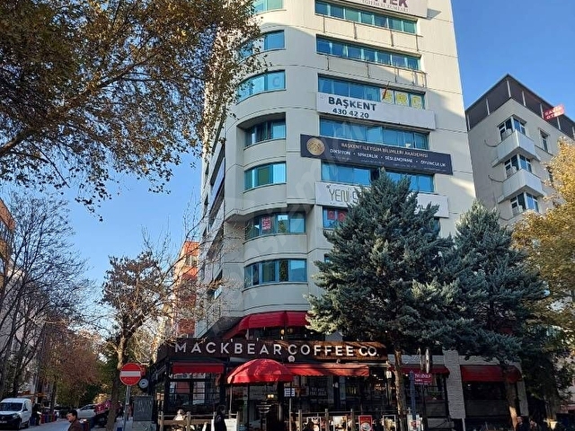 Kızılay Ziya Gökalp Cd. Köşe Başı İş Merkezi 2.Katı Komple 300m2