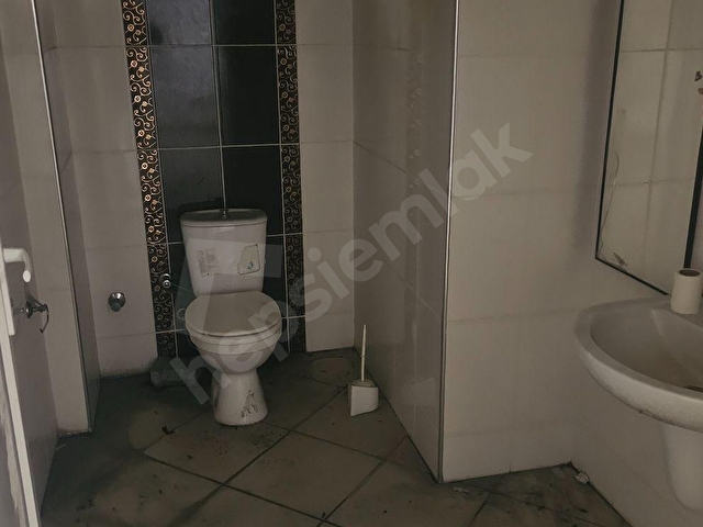 Girne Mahallesi Kiralık Bahçeli Depolu Dükkan - Görsel 11