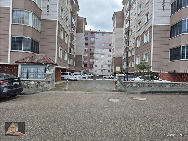 PALANDÖKEN YILDIZKENT SİTE İÇERSİNDE KİRALIK 4+1 DAİRE