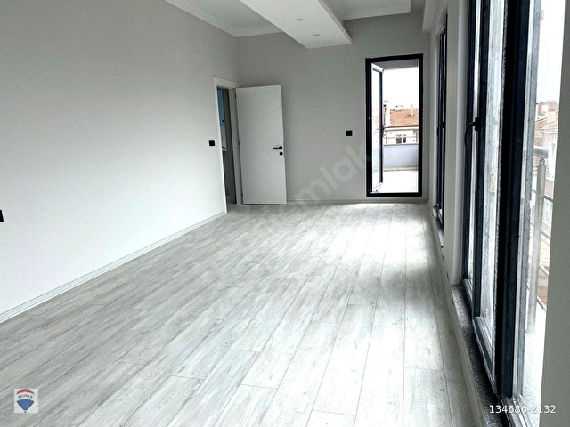 REMAX-MIDDEN MERKEZI KONUM ÜÇ BALKON,GENIŞ TERASLI FERAH KULLANIMLI DUBLEKS DAIRE - Görsel 8