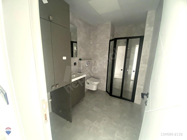 REMAX-MIDDEN MERKEZI KONUM ÜÇ BALKON,GENIŞ TERASLI FERAH KULLANIMLI DUBLEKS DAIRE - Görsel 19