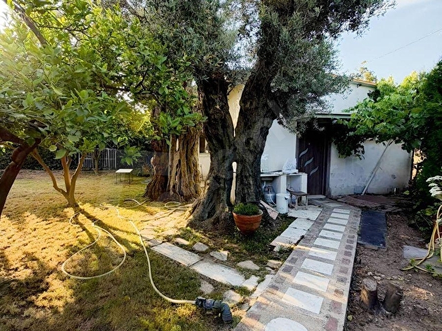 YALIDA MEYVE AĞAÇLARIYLA ÇEVRİLİ EŞYALI 2+1 KİRALIK Ev - Görsel 12