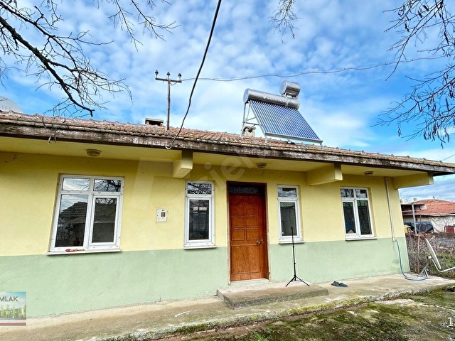 EDİRNE YOLÜSTÜ KÖYÜNDE 2885 M2 ARSA İÇİNDE SATILIK MÜSTAKİL EV - Görsel 3
