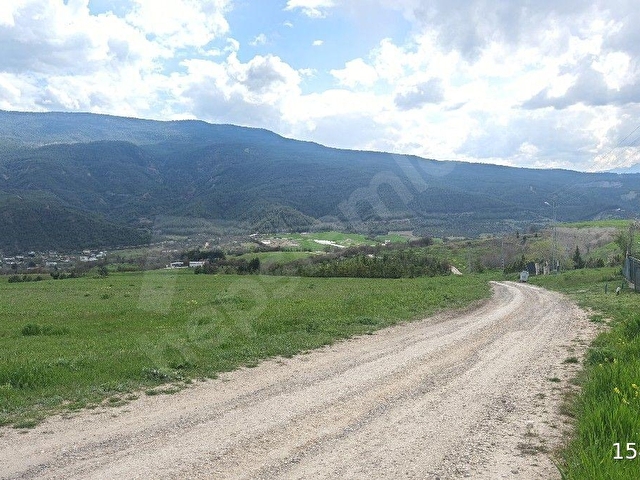 SAFRANBOLU YAZIKÖY 15 TEMMUZ MAHALLESİNDE 6576M2 ELEKTRİK SU VE YOL SIKINTISI OLMAYAN - Görsel 6