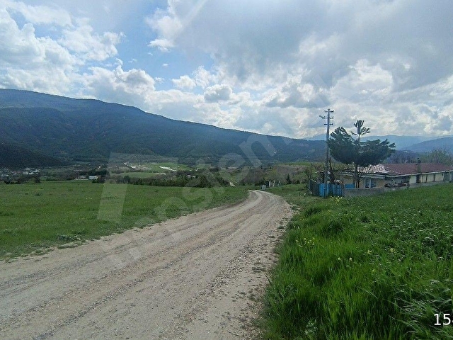 SAFRANBOLU YAZIKÖY 15 TEMMUZ MAHALLESİNDE 6576M2 ELEKTRİK SU VE YOL SIKINTISI OLMAYAN - Görsel 7