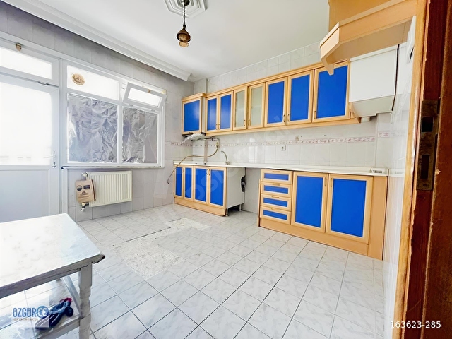 ÖZGÜRCE GYDDEN MH İSTASYON CD ÜZERİNDE FIRSAT 3+1 ARAKAT DAİRE - Görsel 4