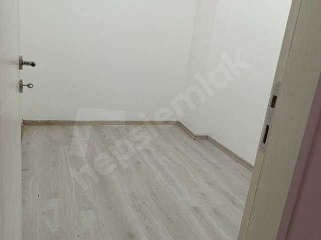 ES EMLAK GAYRİMENKULDEN BAYRAMPAŞA KARTALTEPEDE SATILIK DAİRE - Görsel 4