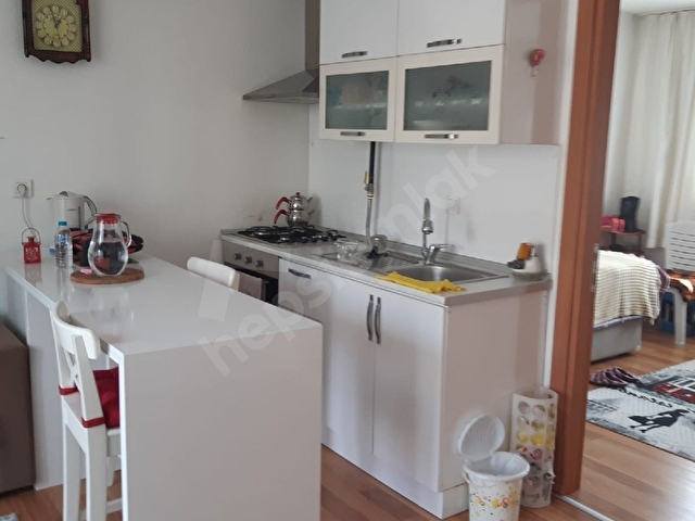 Sahibinden satılık arazi payı yüksek 3 katlı bloklarda yatırım fırsatı!!! eşyalı manzaralı 1+1 daire - Görsel 9