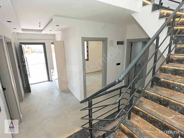 Panoramik Şehir Manzaralı Lüks 5+1 Tripleks Villamız - Görsel 9