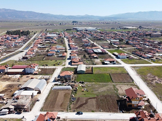 YASSIHÖYÜK MAHALLESİNDE YAN YANA SATILIK İKİ ADET ARSA