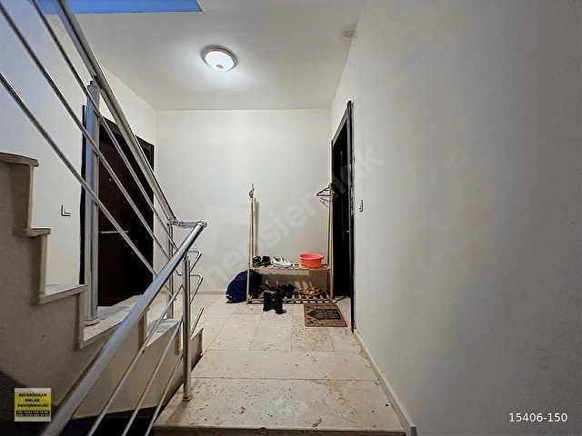 SIĞACIK MERKEZDE GENİŞ KULLANIŞLI 1+1 SATILIK DAİRE - Görsel 2