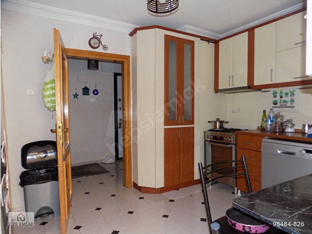 İLKE EMLAKTAN DİNÇ SOKAKTA 3+1 ARA KAT YAPILI BAĞIMSIZ KİRALIK DAİRE