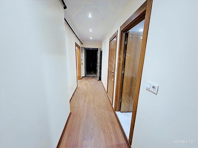 HALKALI MERKEZDE MÜKEMMEL KONUMLU SATILIK 2+1 DAİRE - Görsel 2