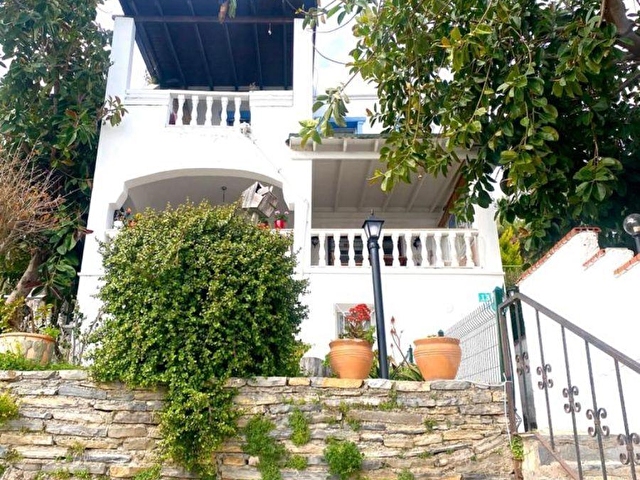 https www hepsiemlak com mugla bodrum yenikoy satilik daire 54899 3172