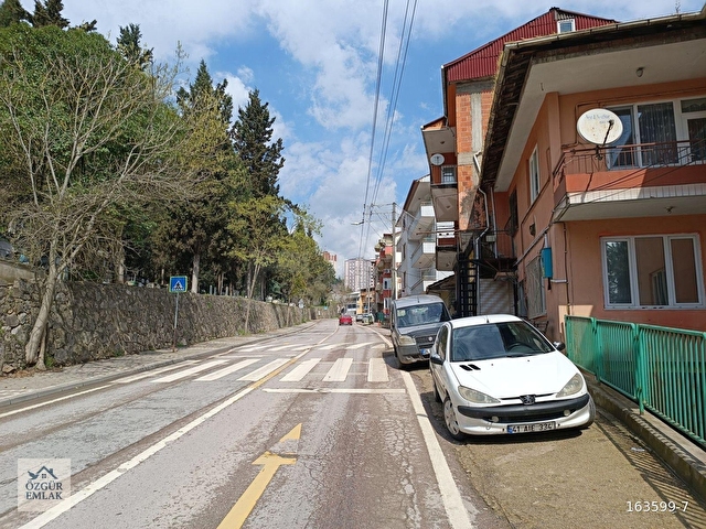 ÖZGÜR EMLAKTAN ANA CADDE ÜZERİNDE, TABELA DEĞERİ YÜKSEK KİRALIK - Görsel 2