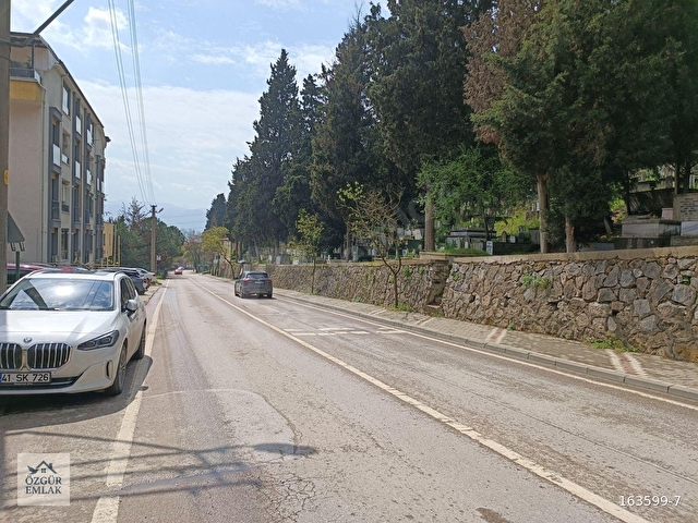 ÖZGÜR EMLAKTAN ANA CADDE ÜZERİNDE, TABELA DEĞERİ YÜKSEK KİRALIK