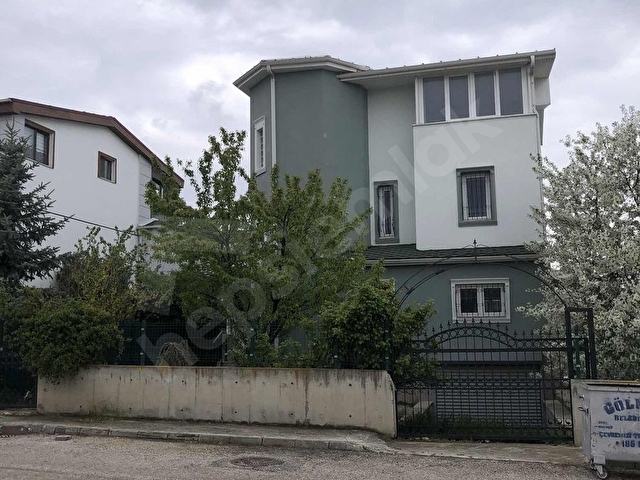 GÖLBAŞI EYMİR 7+1 VİLLA (KAPALI GARAJ) VE GENİŞ BAHÇE - Görsel 17